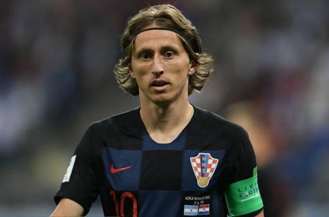 豪门悲喜夜！曼城10-1狂胜罗马升至意甲第三足总杯爆出超级冷门