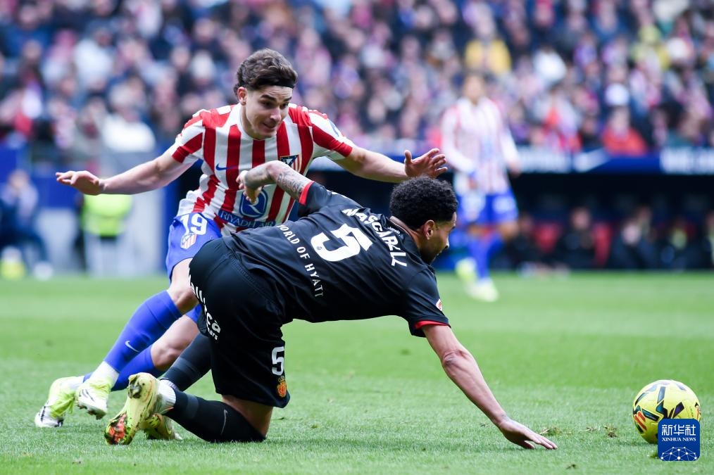 极端案例：解析“拉斯维加斯创始人”班杰明·西格尔的崛起与横死。（极端个案：解读“拉斯维加斯奠基者”班杰明·西格尔的崛起与陨落）